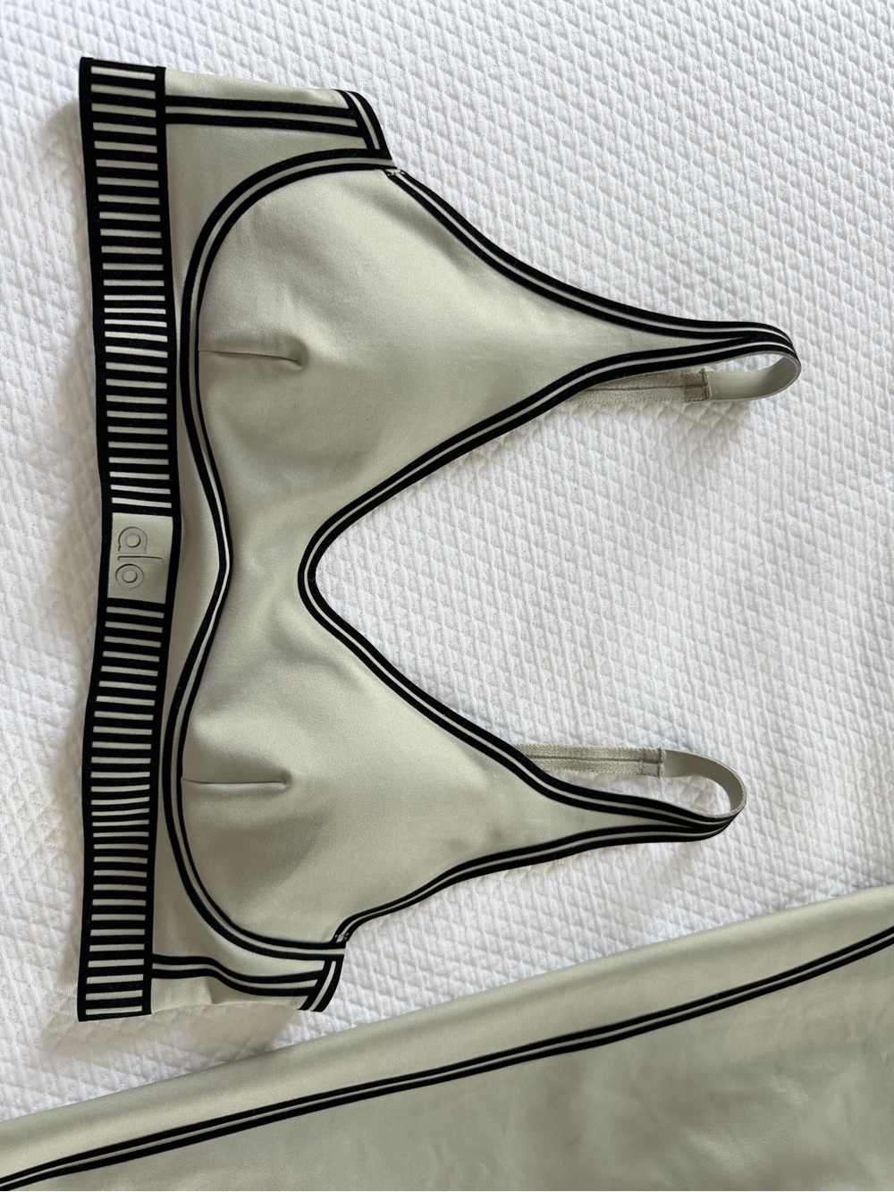 ALO Yoga Sage Green Sports Bra with Black Striped Elastic / Airlift Leggings set - Picture 5 of 10
